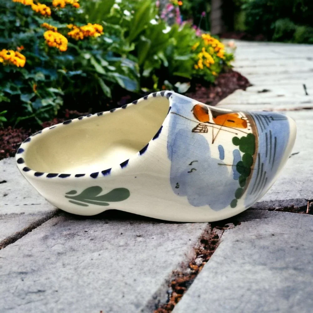 Rare Delft Colorful Clog #102 Hand Painted Holland Scene/Signed Ceramic Shoe - Picture 2 of 10